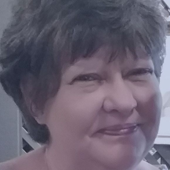 Meet your Posher, Lynette - Picture 1 of 1